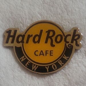 Hard Rock Cafe New York Logo Pin - Yellow and Black